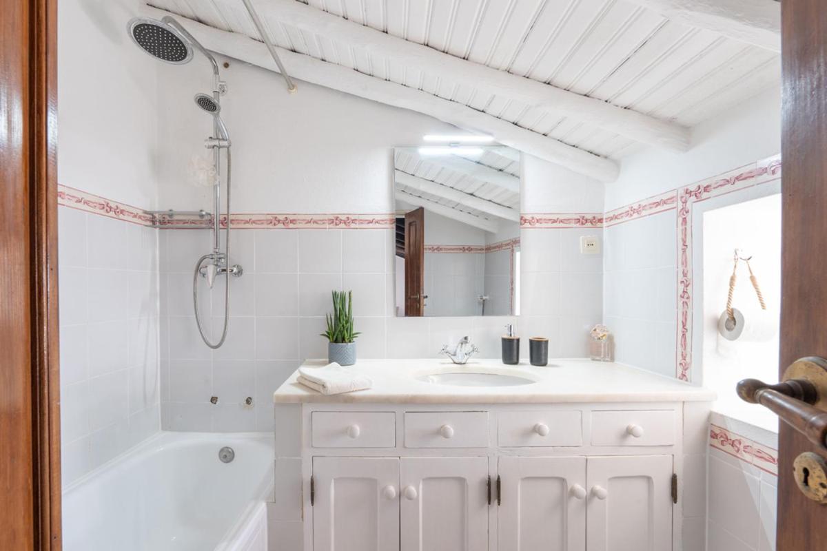 Bed and Breakfast Casa Carina Espiche Екстер'єр фото